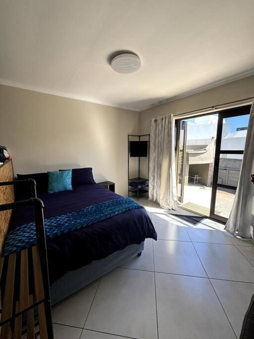 Penguins Cove Coastal Sanctuary Apartment-bloubergstrand Apartment